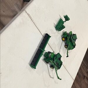 John Deere Green and Yellow Toy Combine Set